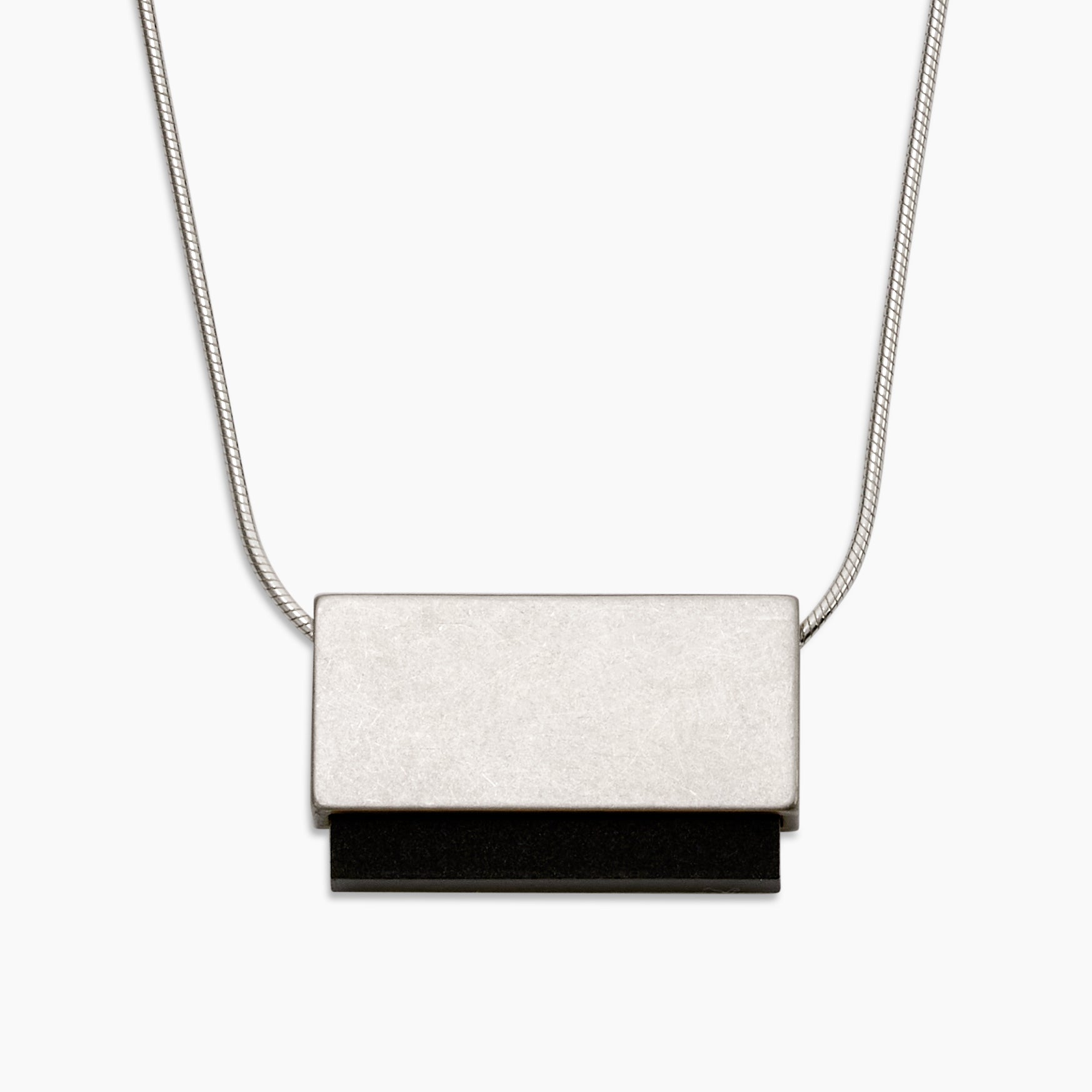 Varjo Necklace