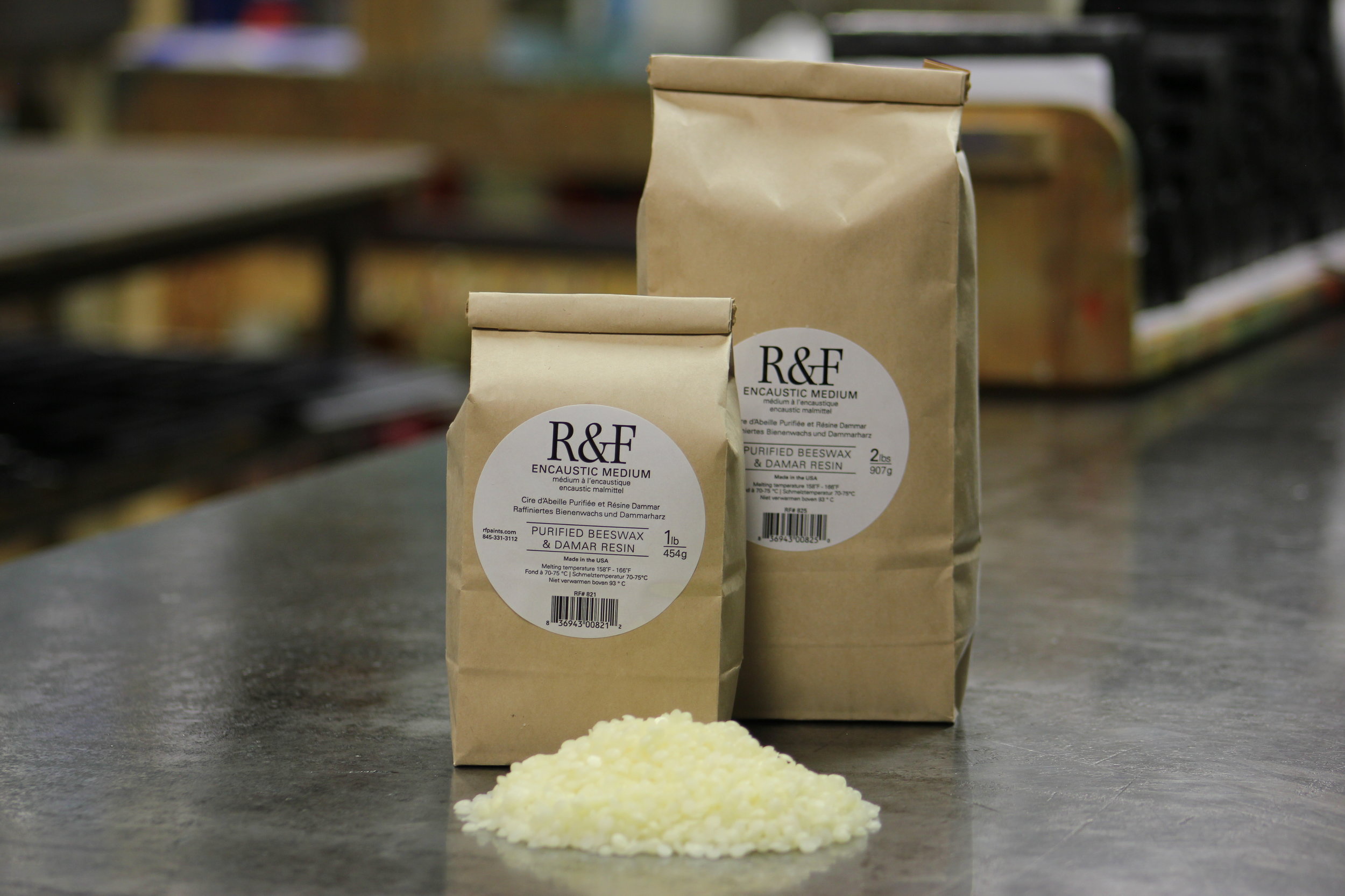 R&F Handmade Paints Encaustic Medium, 1-Pound